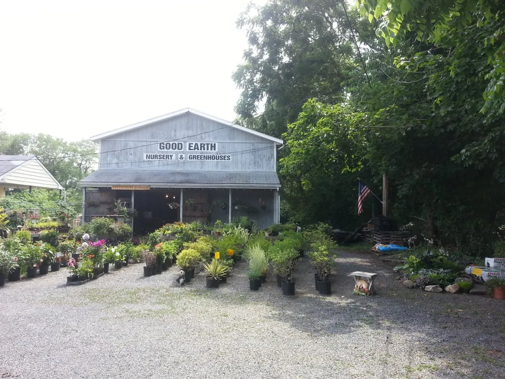 Expert lawn care service in Cream Ridge, NJ - Good Earth Nursery