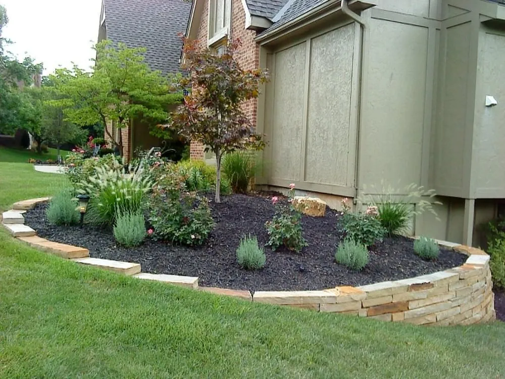 Expert lawn mowing service for year-round maintenance across Kansas City, MO - Good Earth Water Gardens