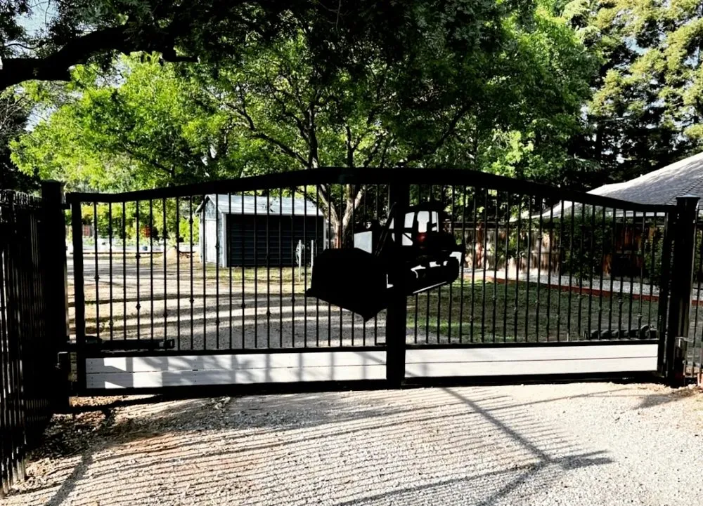 Affordable yard maintenance for beautiful yards across Chico, CA - Good Fences Landscaping