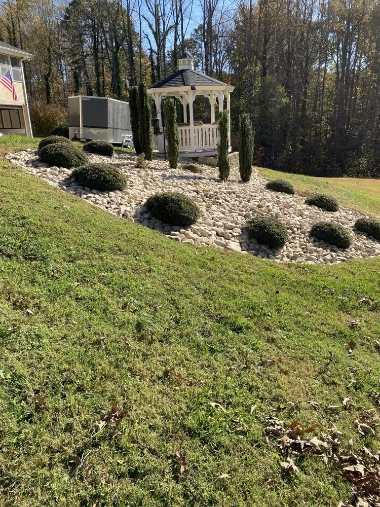 Custom outdoor landscaping in Ridgeway, VA - Good Gardens