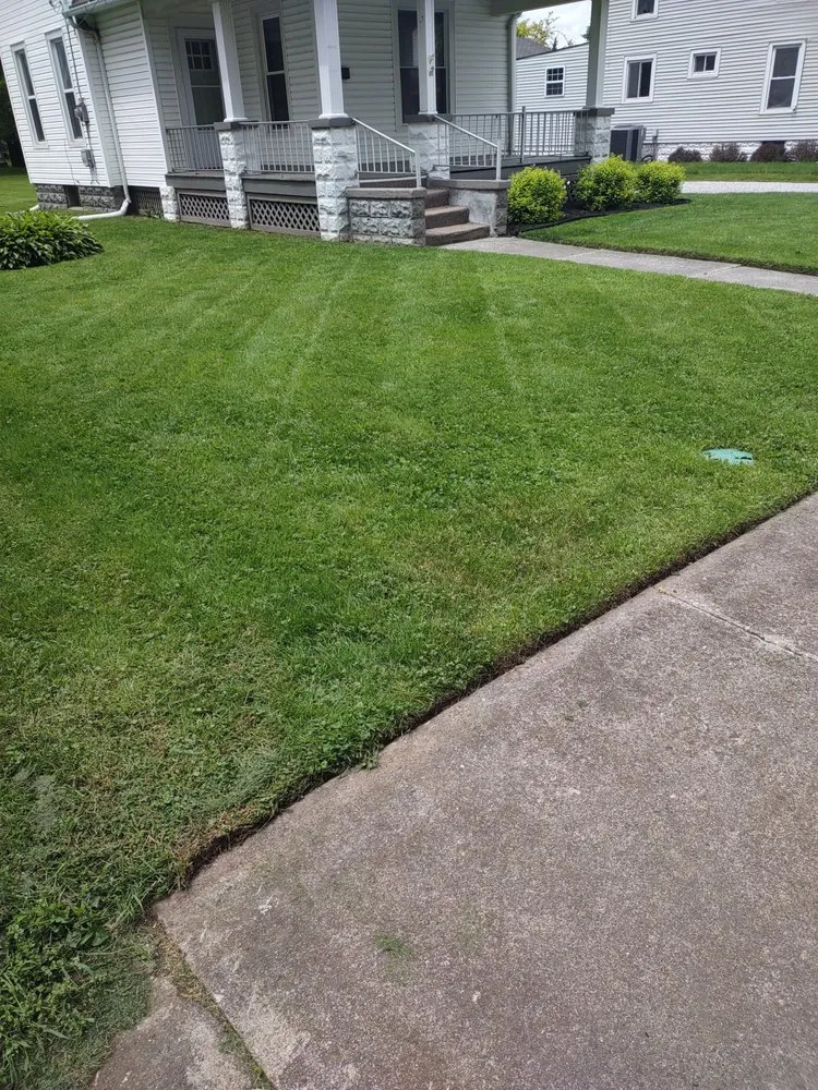 Trusted garden landscaping experts serving Bellevue, OH - Good help Property maintenance