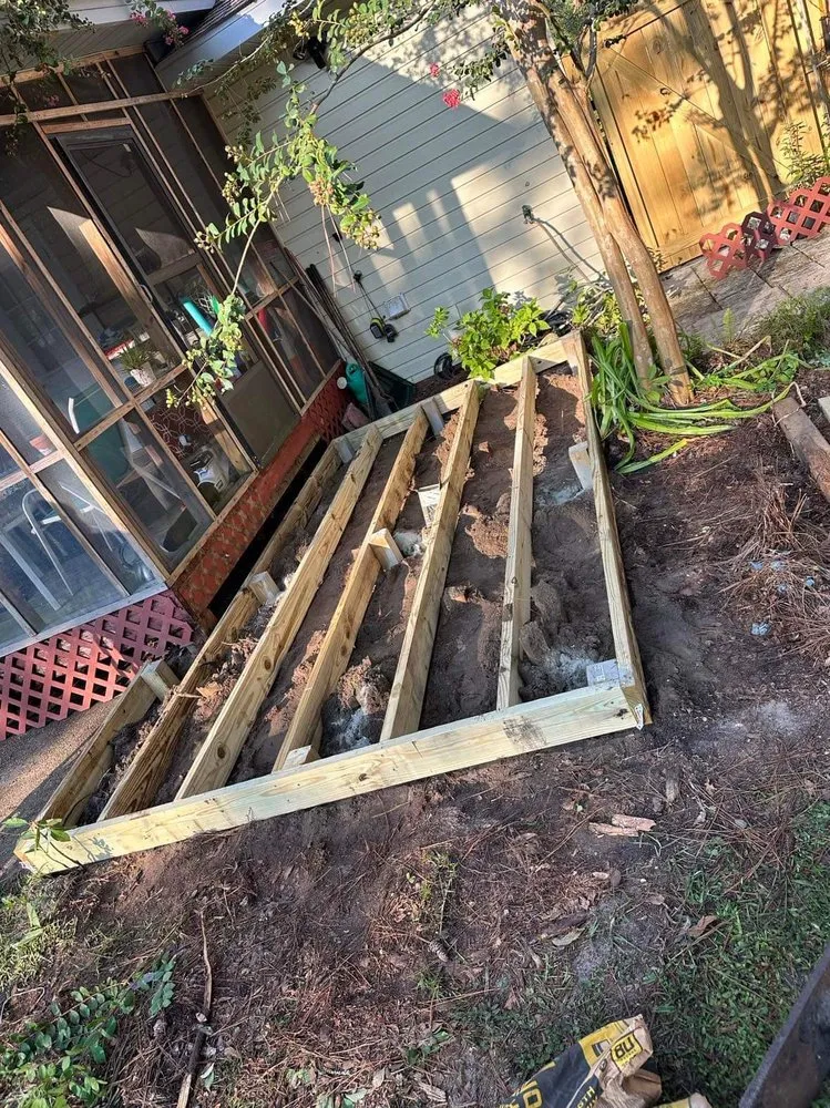 Top-rated outdoor landscaping experts serving Crawfordville, FL - Good Lookin Fences & More