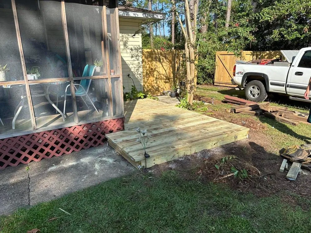 Top-rated lawn care service in Crawfordville, FL by Good Lookin Fences & More