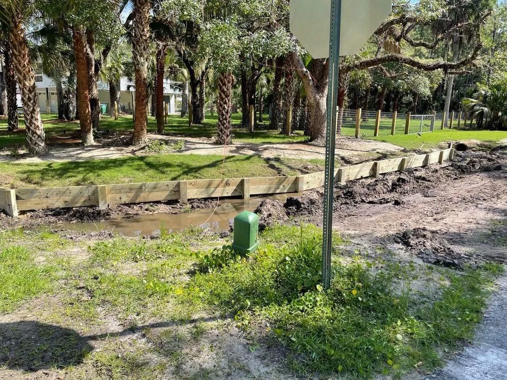 Top-rated yard maintenance in Crawfordville, FL - Good Lookin Fences & More