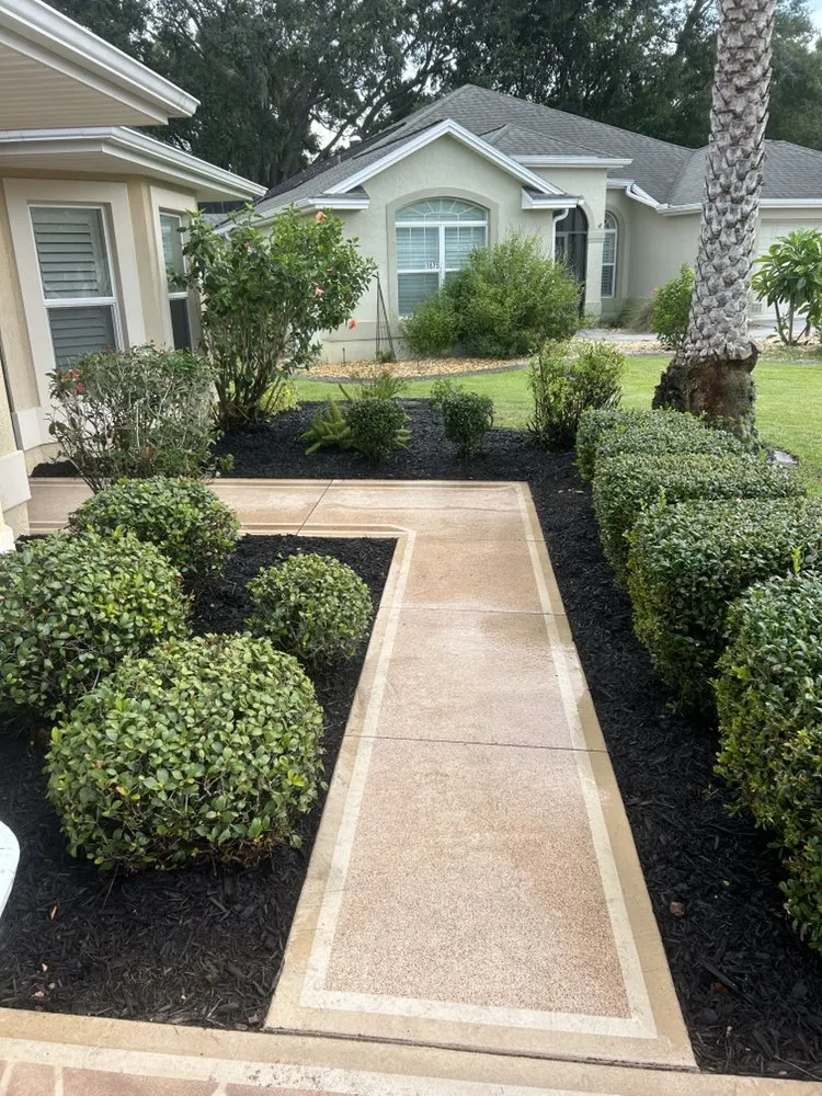 Reliable lawn care service in Summerfield, FL by Good Neighbor Lawn Care