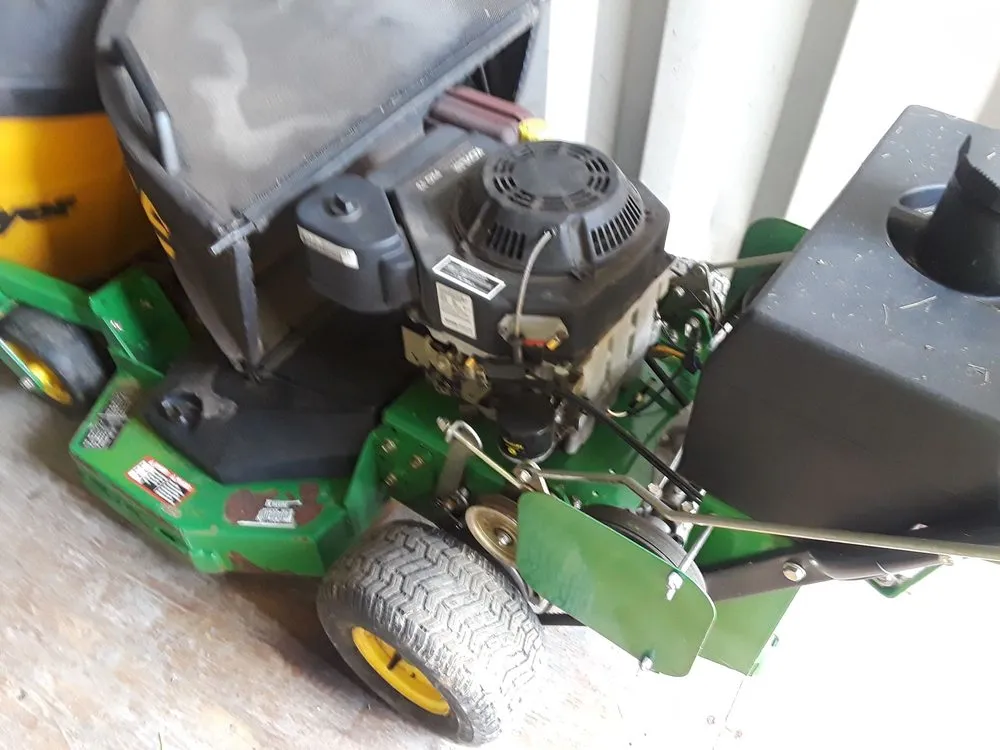 Custom outdoor landscaping in Columbus, OH by Good Neighbors Lawncare