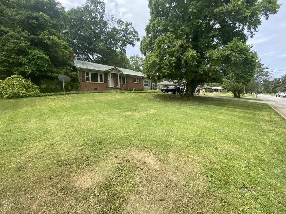 Professional yard cleanup service experts serving Easley, SC - Good Ol' Boys Landscaping