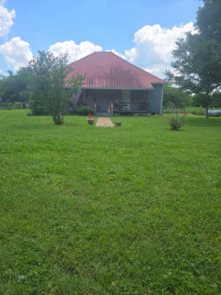 Top-rated garden landscaping in Lewisburg, TN by Good Ole Boy Landscaping