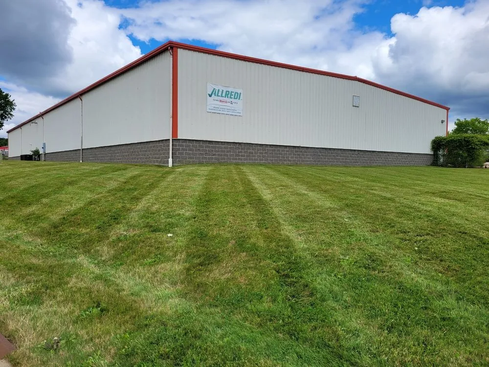 Custom lawn care service experts serving Youngstown, OH - Good Ole Boys Lawncare and Landscape