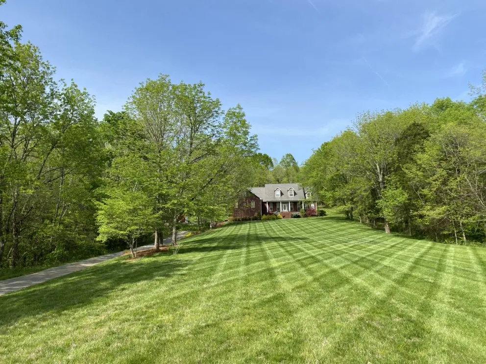 Affordable yard cleanup service for residential properties across Nashville, TN - Goodwin’s Lawn and Landscaping