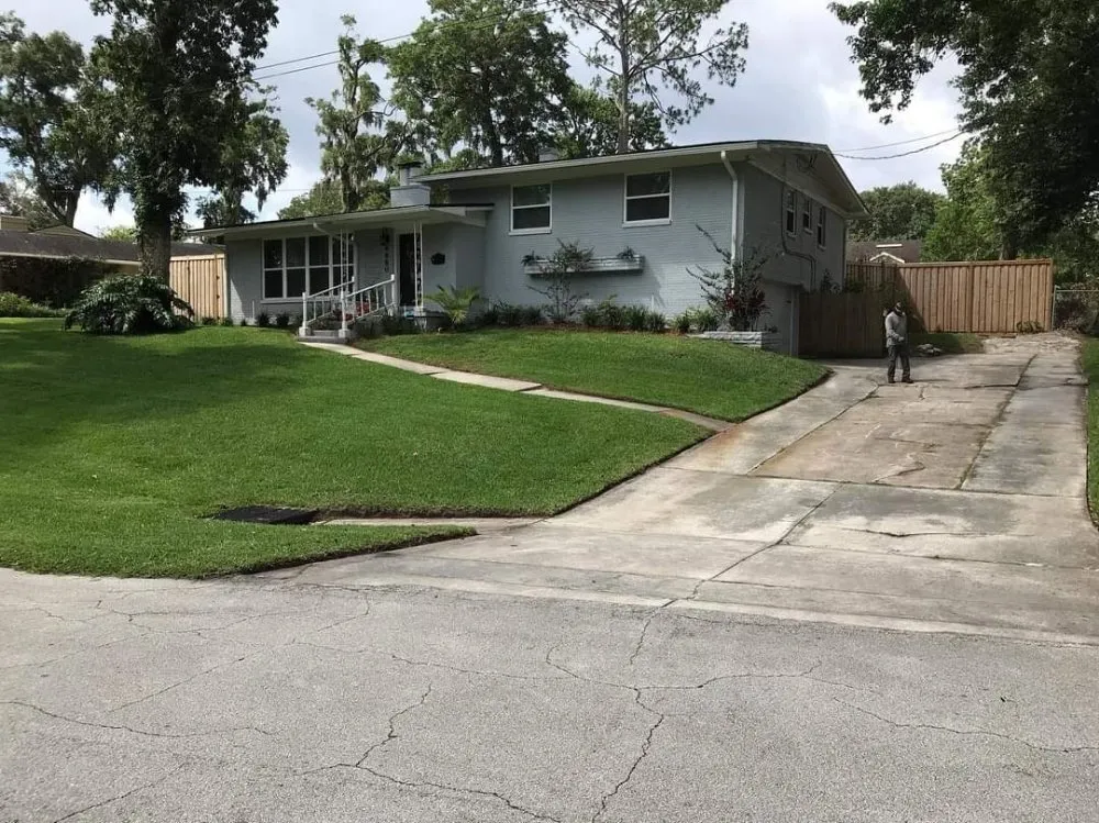 Top-rated yard maintenance in Jacksonville, FL by Goosby and Goosby Lawn Care