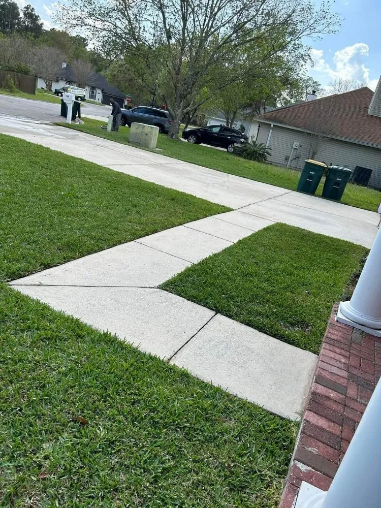 Reliable lawn care service for residential properties in Jacksonville, FL by Goosby and Goosby Lawn Care