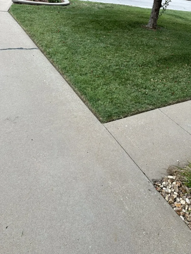 Affordable yard maintenance experts serving Joplin, MO - Gordon Lawn Care
