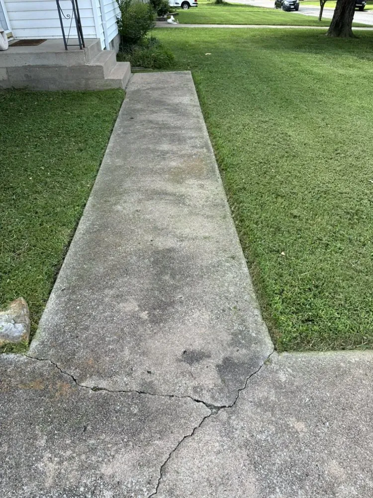 Professional yard cleanup service in Joplin, MO - Gordon Lawn Care