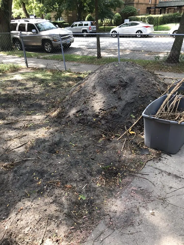 Expert yard maintenance for beautiful yards across Chicago, IL - Gordons Class Lawncare & Snow Removal