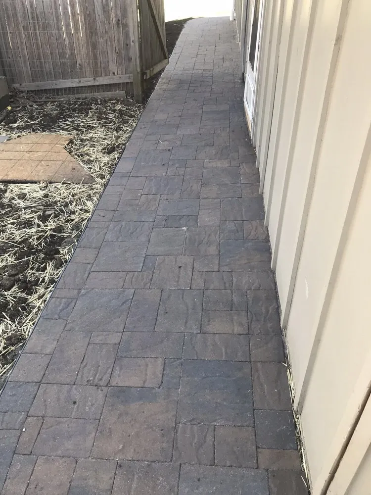 Top-rated garden landscaping in Olathe, KS - Gordon's Lawn & Landscape