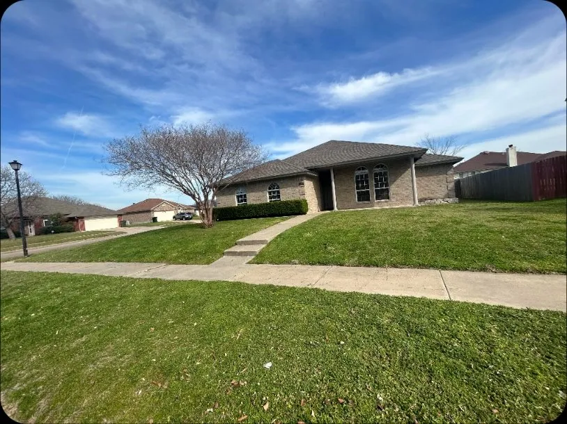 Custom lawn care service with custom design across Killeen, TX - Gorilla Landscaping