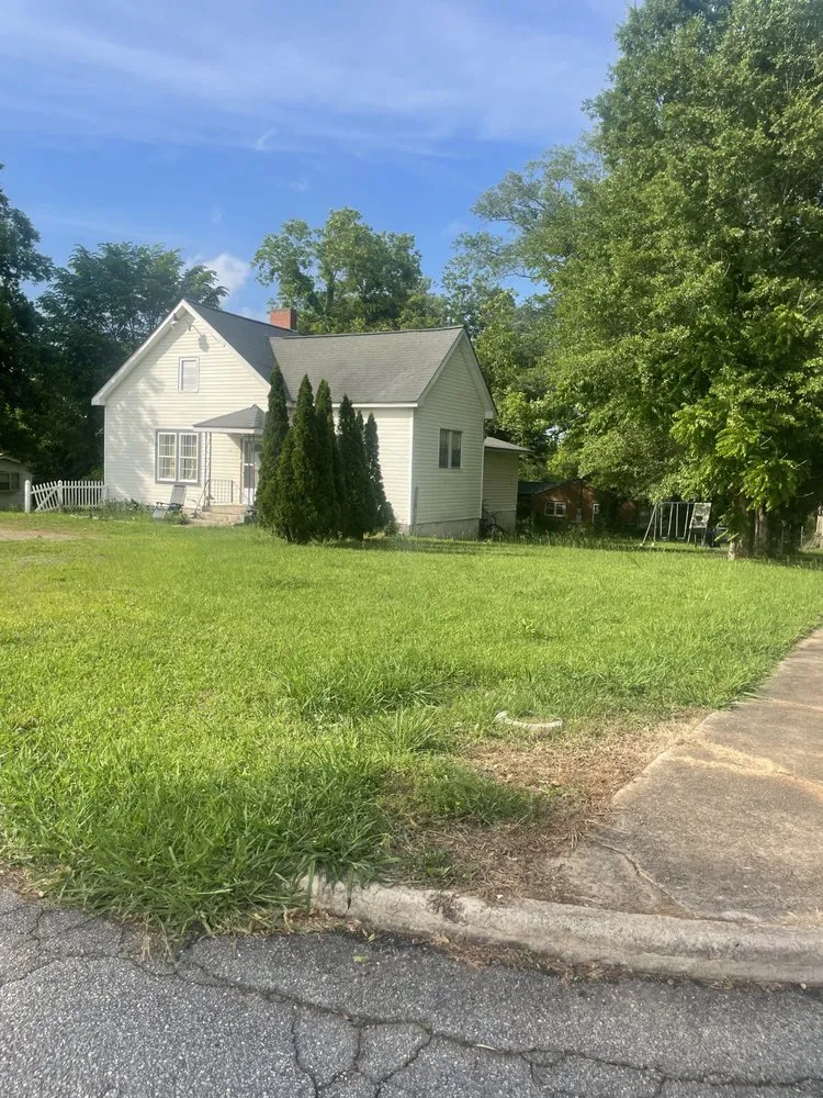 Professional residential landscaping in Eatonton, GA by Goss Landscaping