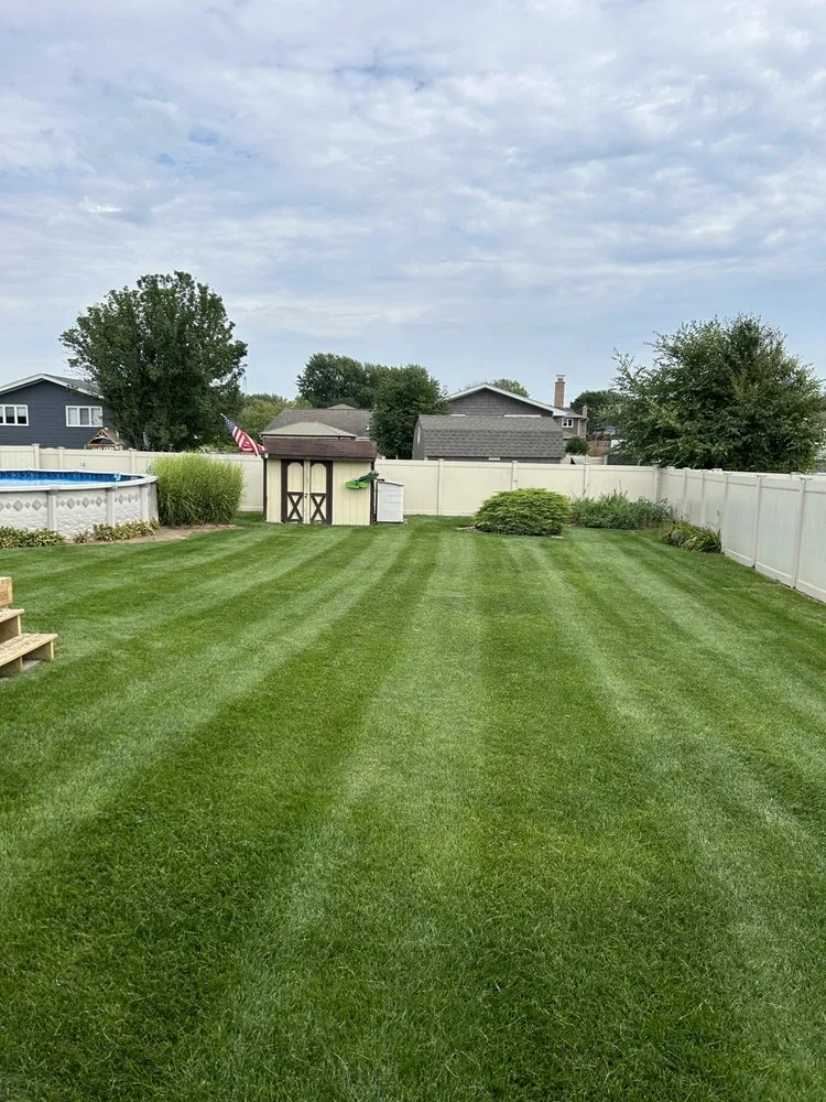 Local landscape installation experts serving New Lenox, IL - Gougar Crossing Lawn Maintenance