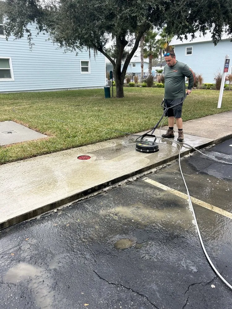 Custom yard maintenance for beautiful yards across Jacksonville, FL - GPE Groundskeeping