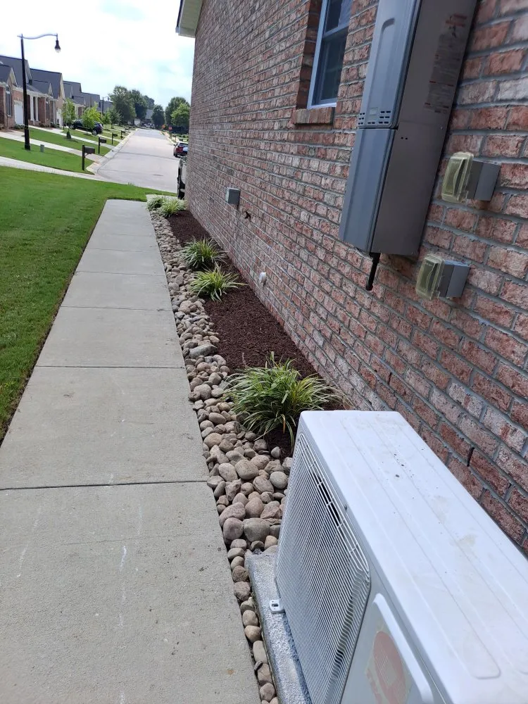 Local landscaping services for year-round maintenance in New Bern, NC by G&R General Service