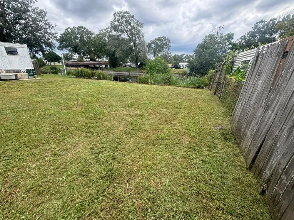 Top-rated lawn care service experts serving Okeechobee, FL - G&R Greener Lawn And Maintenance Services