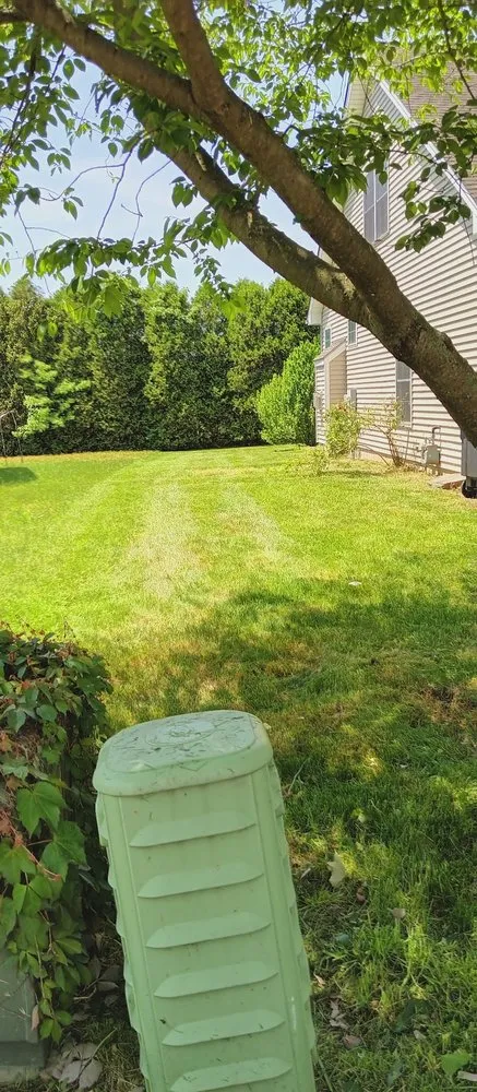 Professional residential landscaping experts serving New Haven, CT - G&R Handyman Services