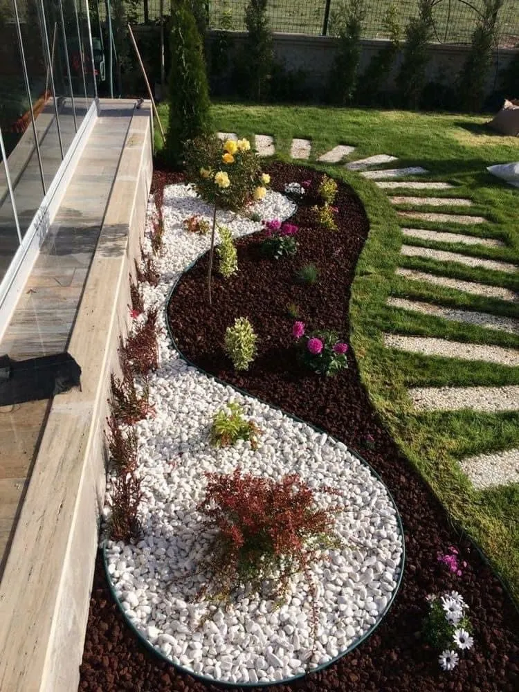 Expert yard cleanup service in Bridgeville, DE by GR Landscaping