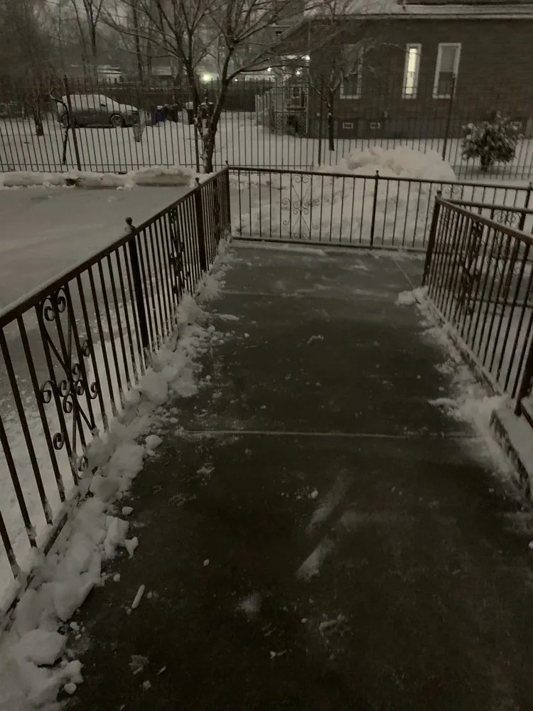 Professional garden landscaping in Detroit, MI by GR Landscaping