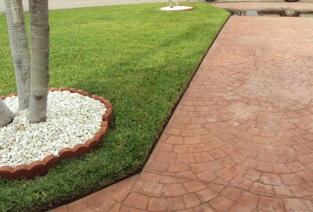 Trusted lawn mowing service near you across North Fort Myers, FL - G&R Lawn Care LLC