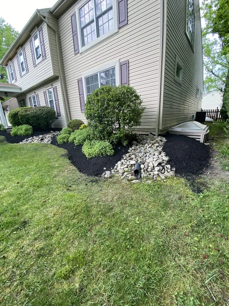 Custom residential landscaping in Montgomery, PA - G&R Outdoor Services