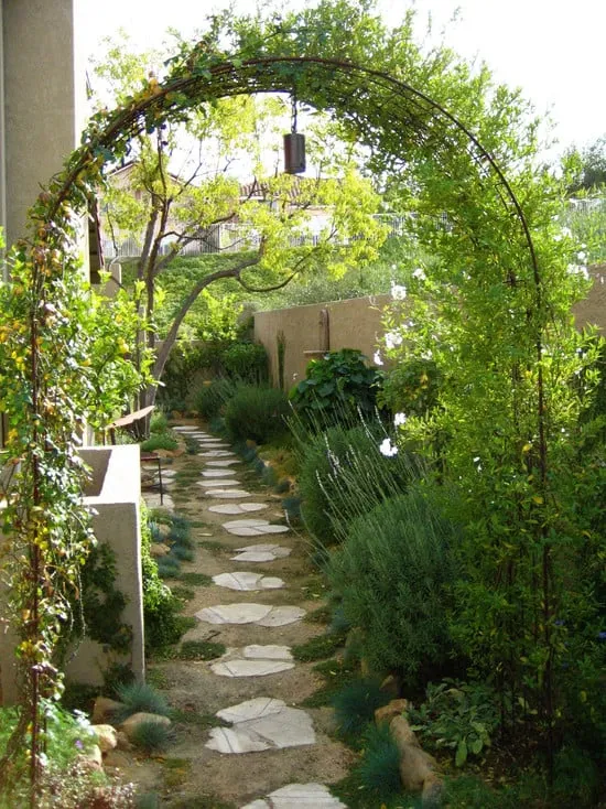 Top-rated garden landscaping with custom design in Round Rock, TX by Grace Garden Designs