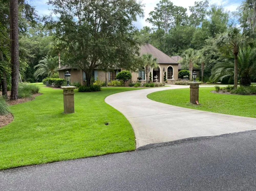 Reliable yard maintenance in Brunswick, GA by Grace Landscaping & Irrigation