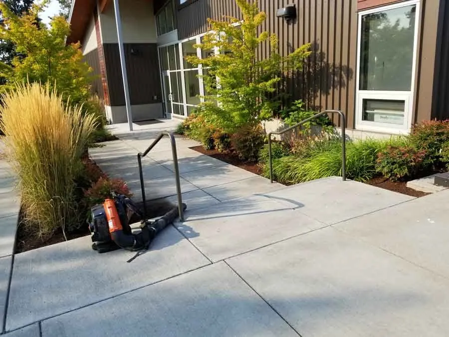 Reliable lawn mowing service experts serving Fairview, OR - Grace Landscaping