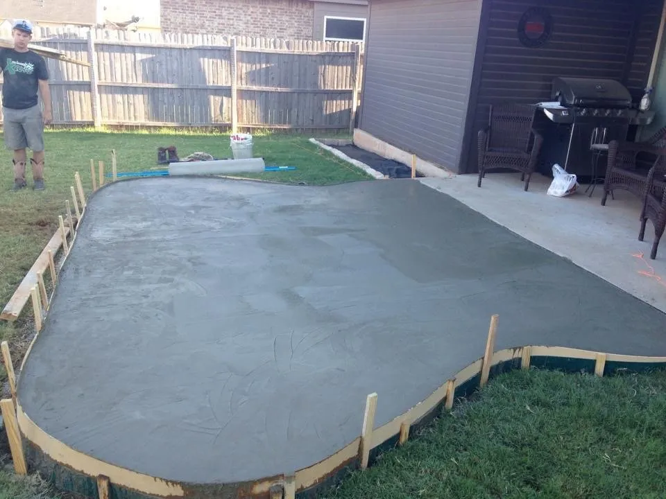 Top-rated lawn mowing service in Midwest City, OK by Grace Lawn And Landscape