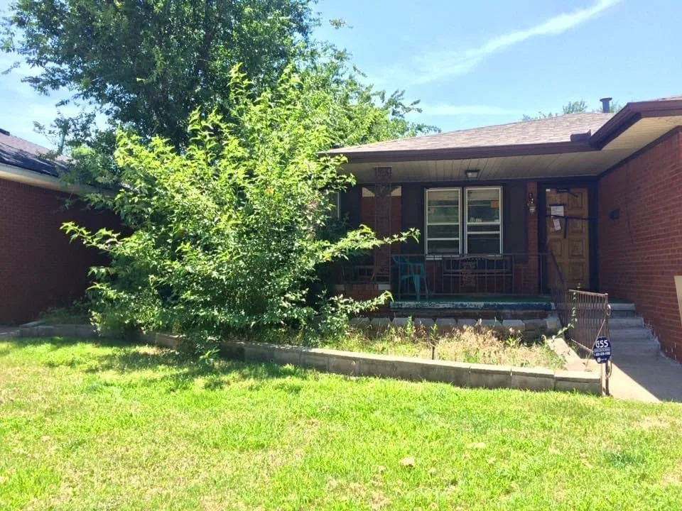 Local yard maintenance experts serving Midwest City, OK - Grace Lawn And Landscape