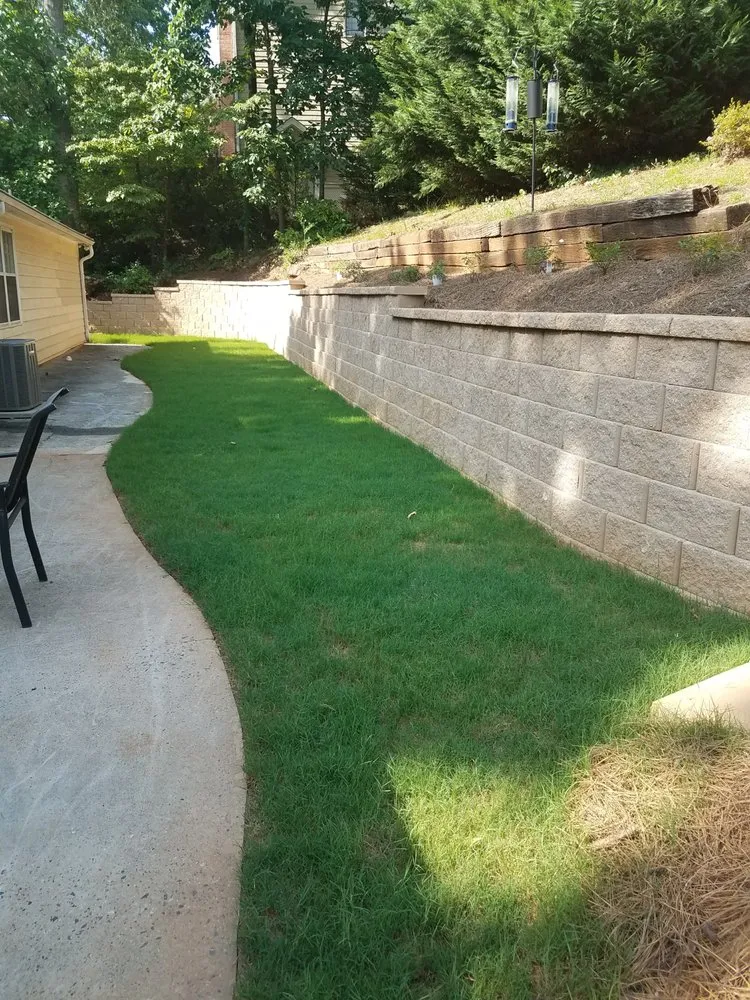 Top-rated lawn mowing service with custom design across Acworth, GA - Graceful Gardens