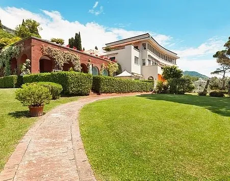 Custom landscaping services for residential properties in Ridgeville, SC by Graceful Lawn Care