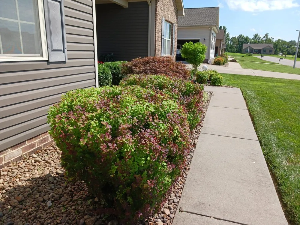 Expert lawn mowing service for residential properties in Madisonville, KY by Gracefull Grinds