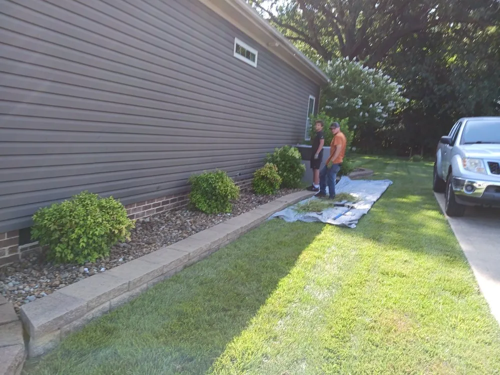 Custom outdoor landscaping in Madisonville, KY - Gracefull Grinds