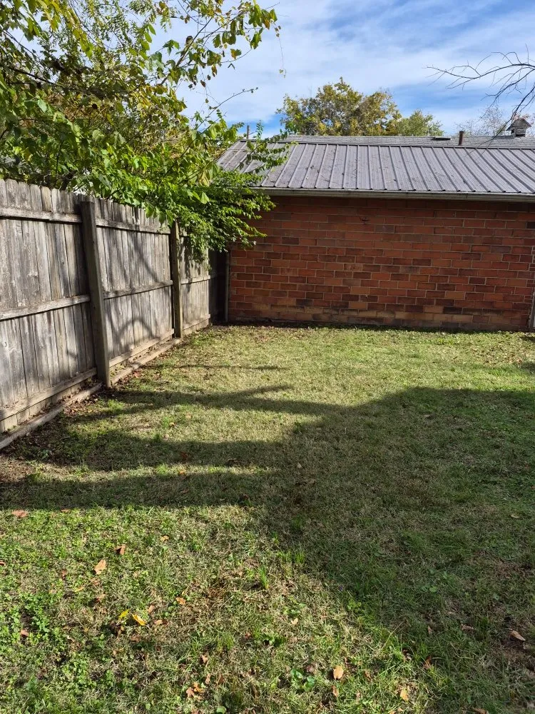 Professional lawn mowing service in Madisonville, KY by Gracefull Grinds