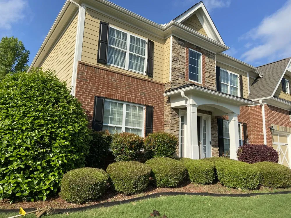 Professional lawn care service experts serving Dallas, GA - Graceland Landscaping