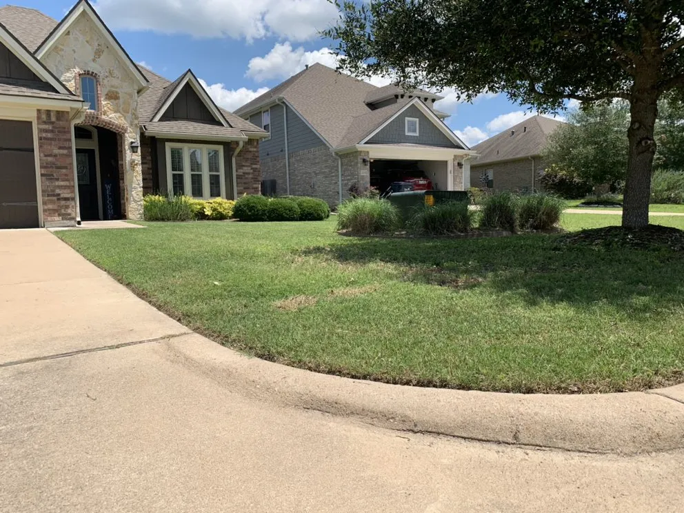 Top-rated lawn mowing service near you in Brenham, TX by Graciano's Lawn Service