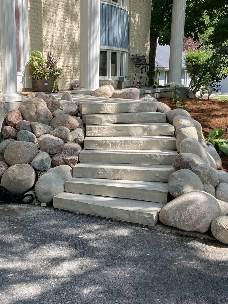 Expert garden landscaping in Warrenville, IL - Gracias Hardscape & Landscape