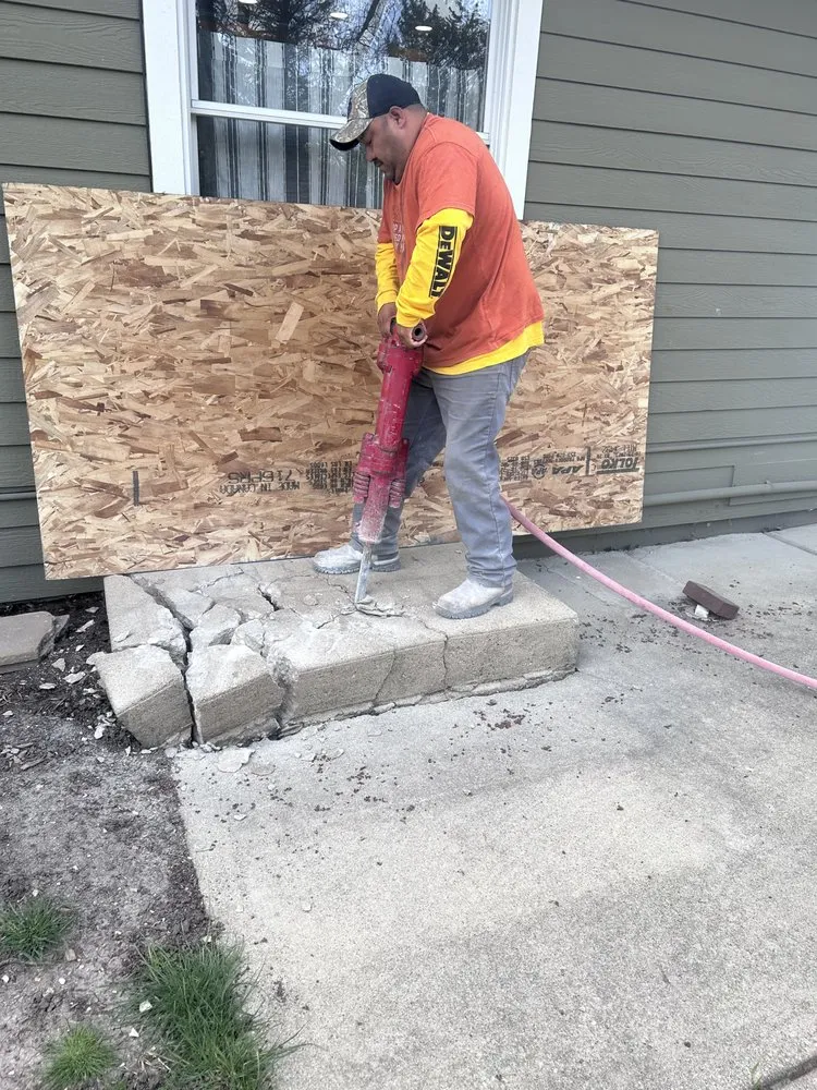 Custom garden landscaping in Warrenville, IL by Gracias Hardscape & Landscape