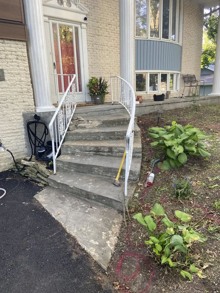 Custom yard maintenance in Warrenville, IL - Gracias Hardscape & Landscape