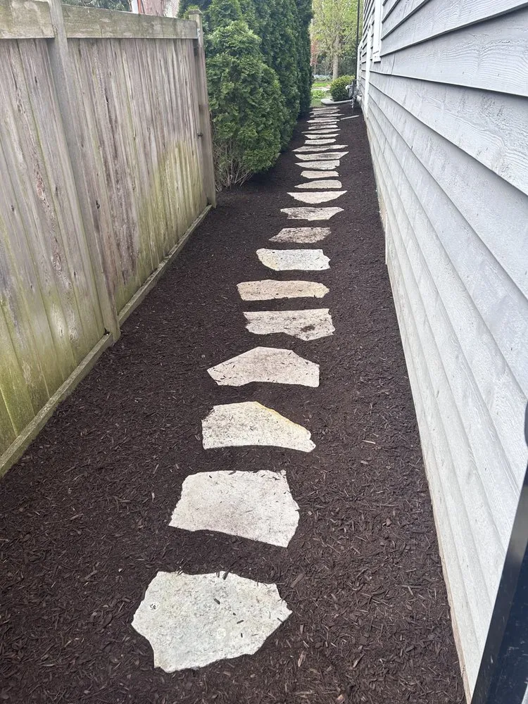 Local garden landscaping in Warrenville, IL by Gracias Hardscape & Landscape