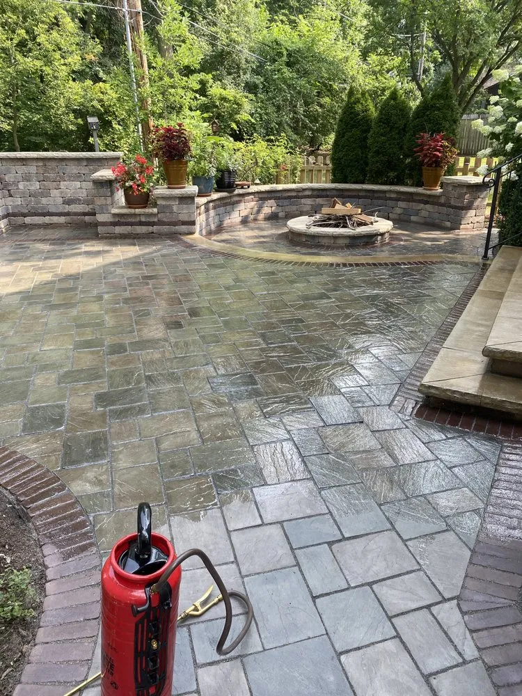 Professional lawn care service experts serving Warrenville, IL - Gracias Hardscape & Landscape