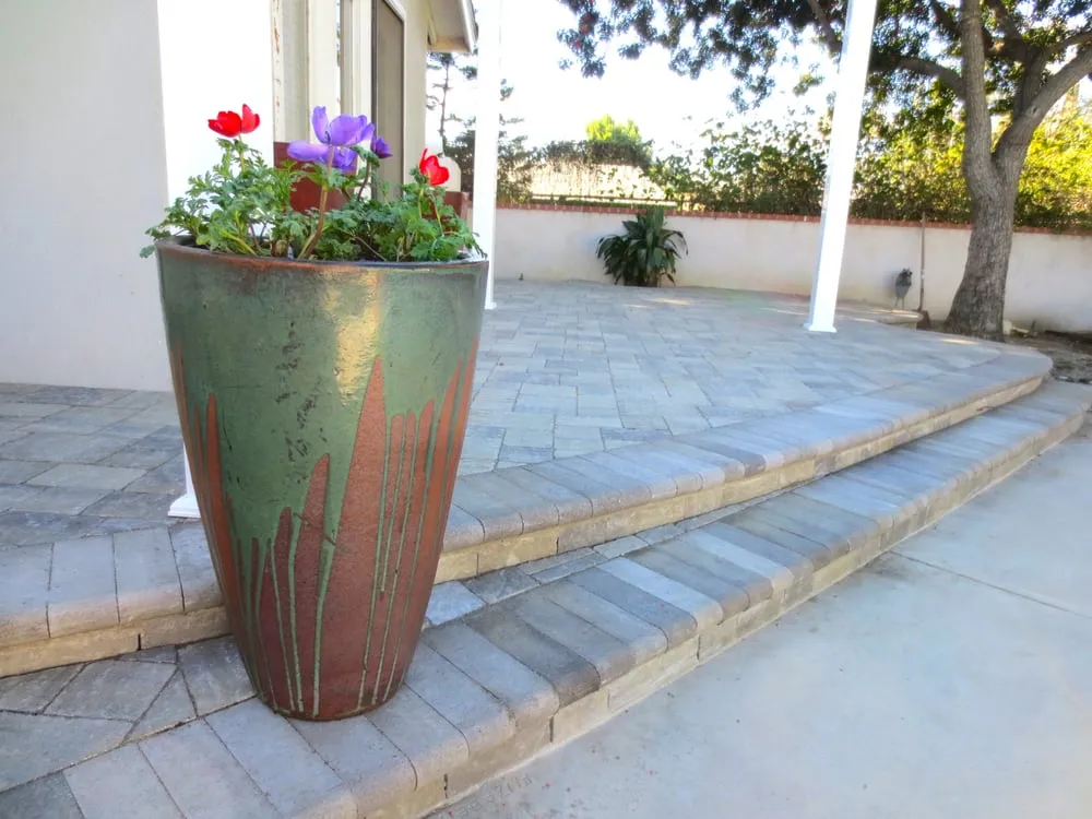 Affordable lawn mowing service in Los Angeles, CA by Gracias Pacific Landscape