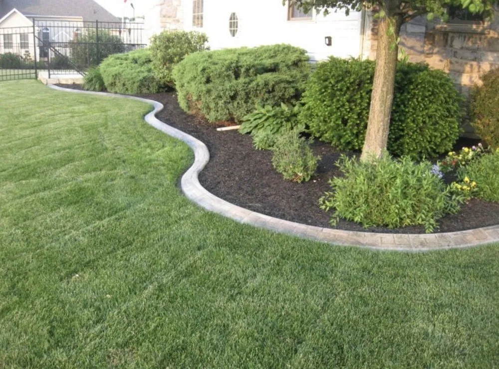 Professional yard cleanup service experts serving Warren, MI - Grade A Landscape